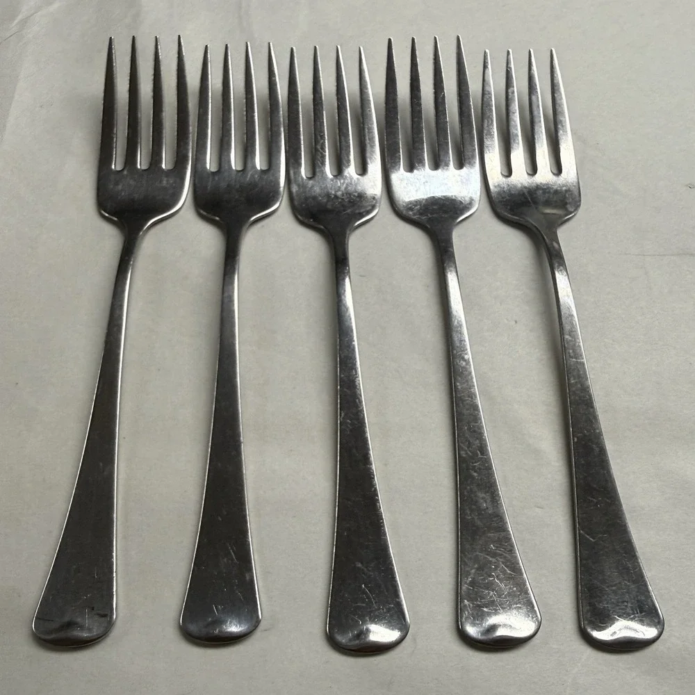 5 Oneida Ltd 1881 Rogers Stainless Distinction Fireside Salad Dessert Forks